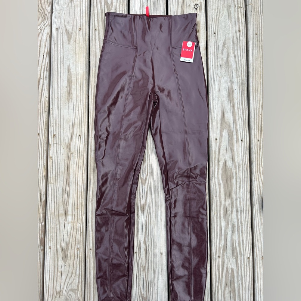 NWT SPANX FAUX PATENT LEATHER Leggings Pants Ruby Shine size M TALL Shiny Fun‎